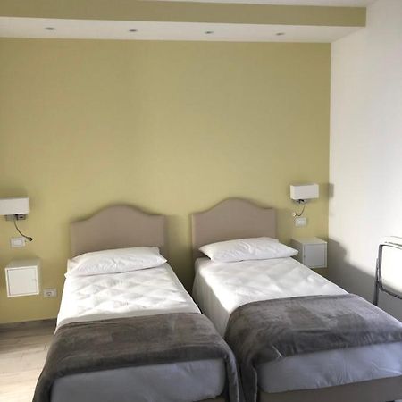 Villa Zaira Sorbara Esterno foto